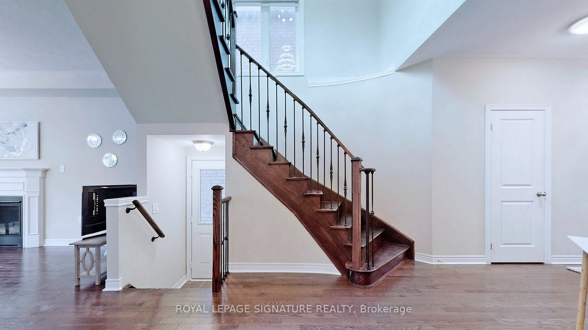 138 Finegan Circ, #Upper