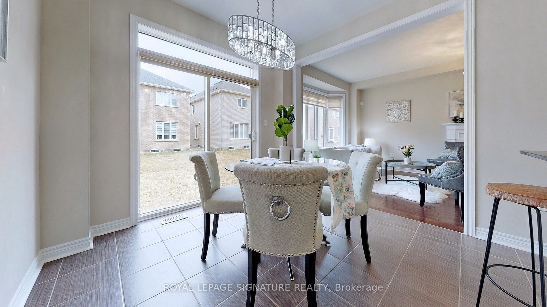 138 Finegan Circ, #Upper