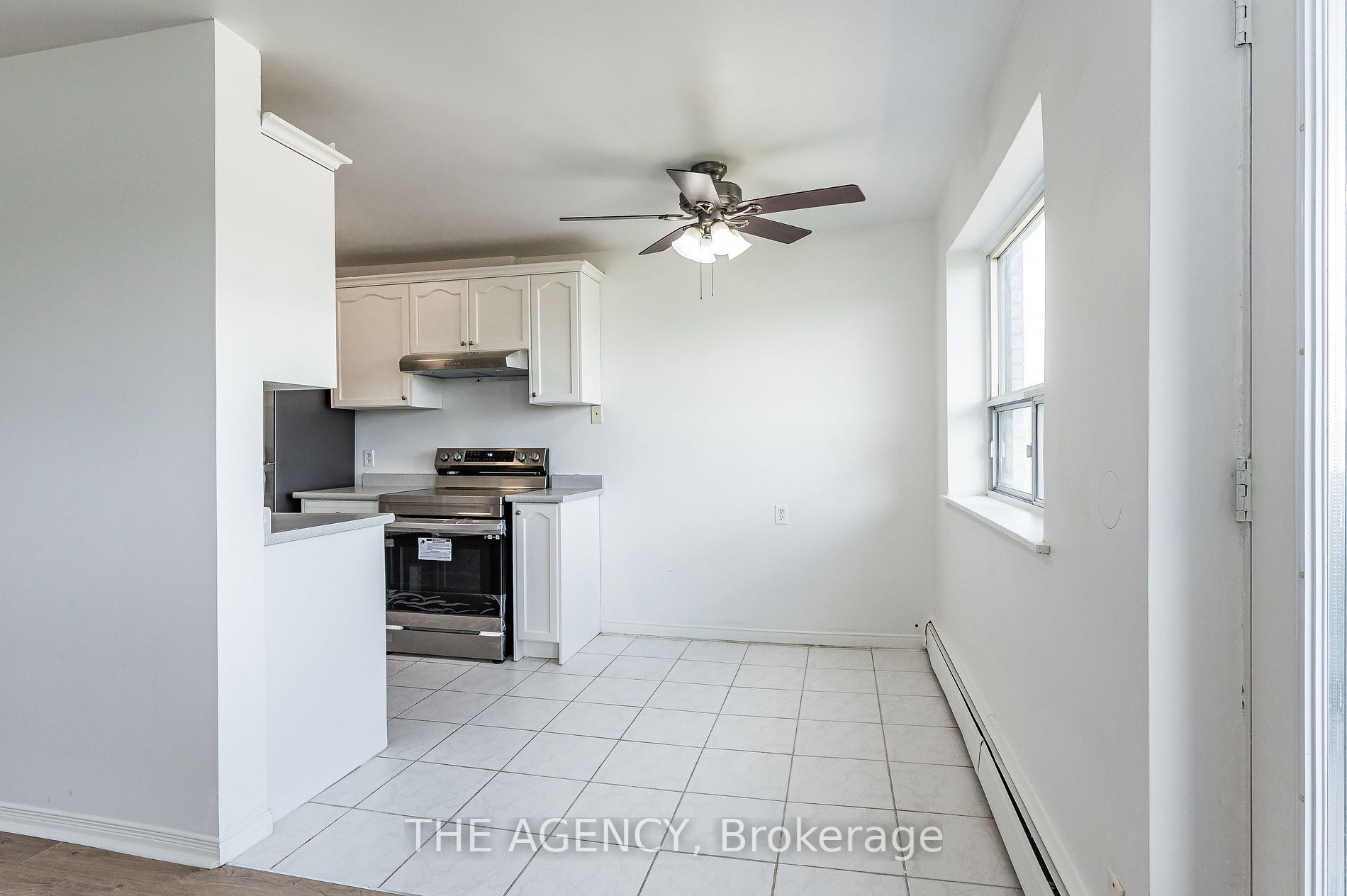 2411 New St, #407