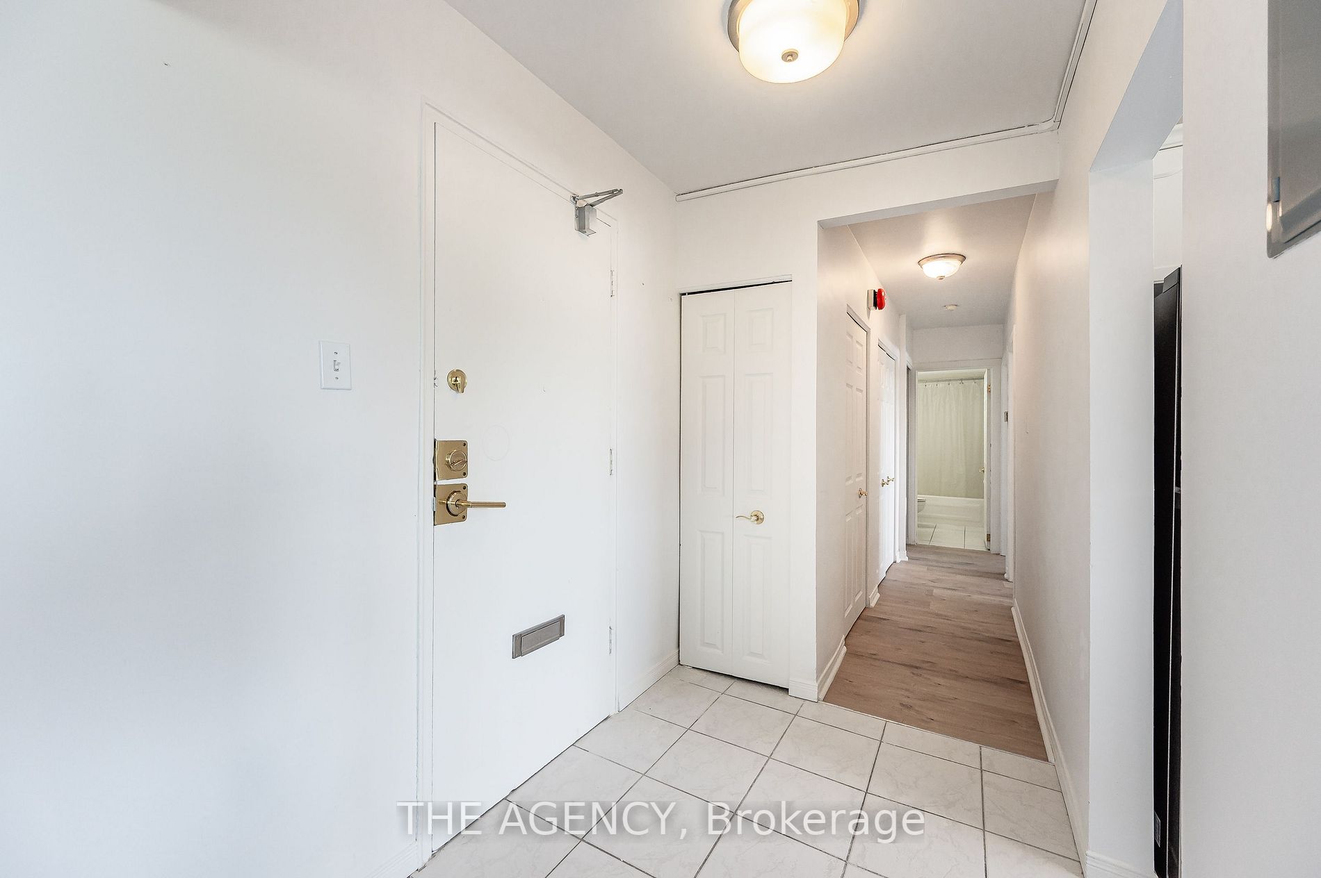 2411 New St, #407