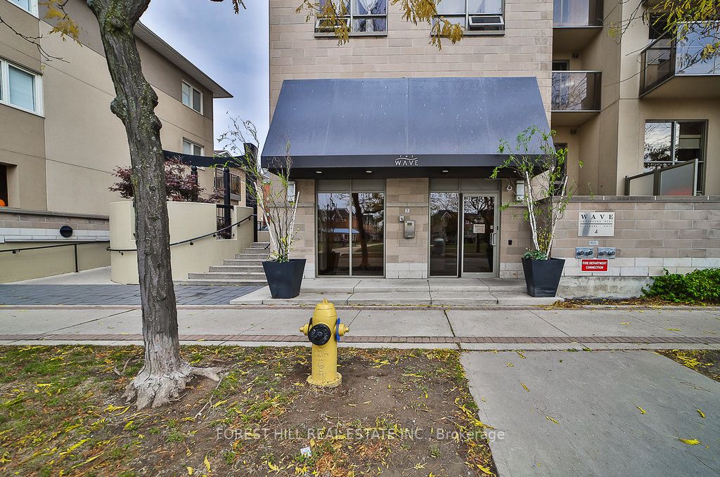 4 Elsinore Path, #313