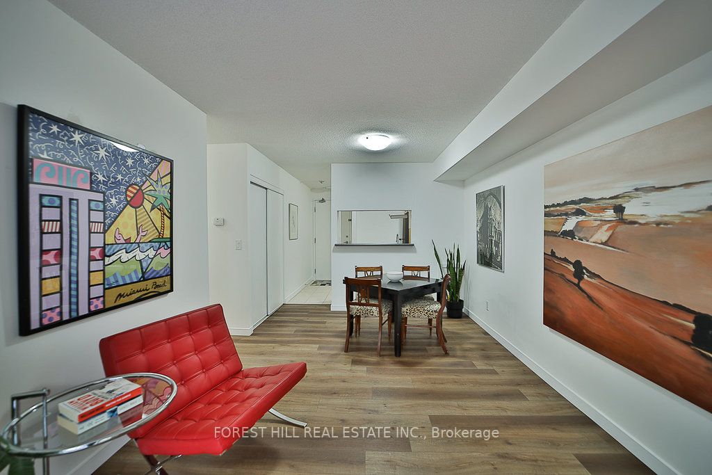 4 Elsinore Path, #313
