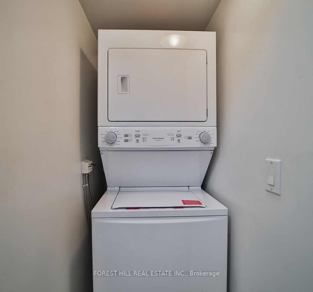 4 Elsinore Path, #313