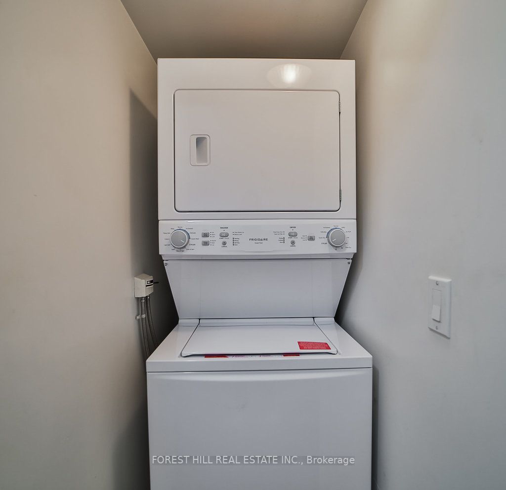 4 Elsinore Path, #313