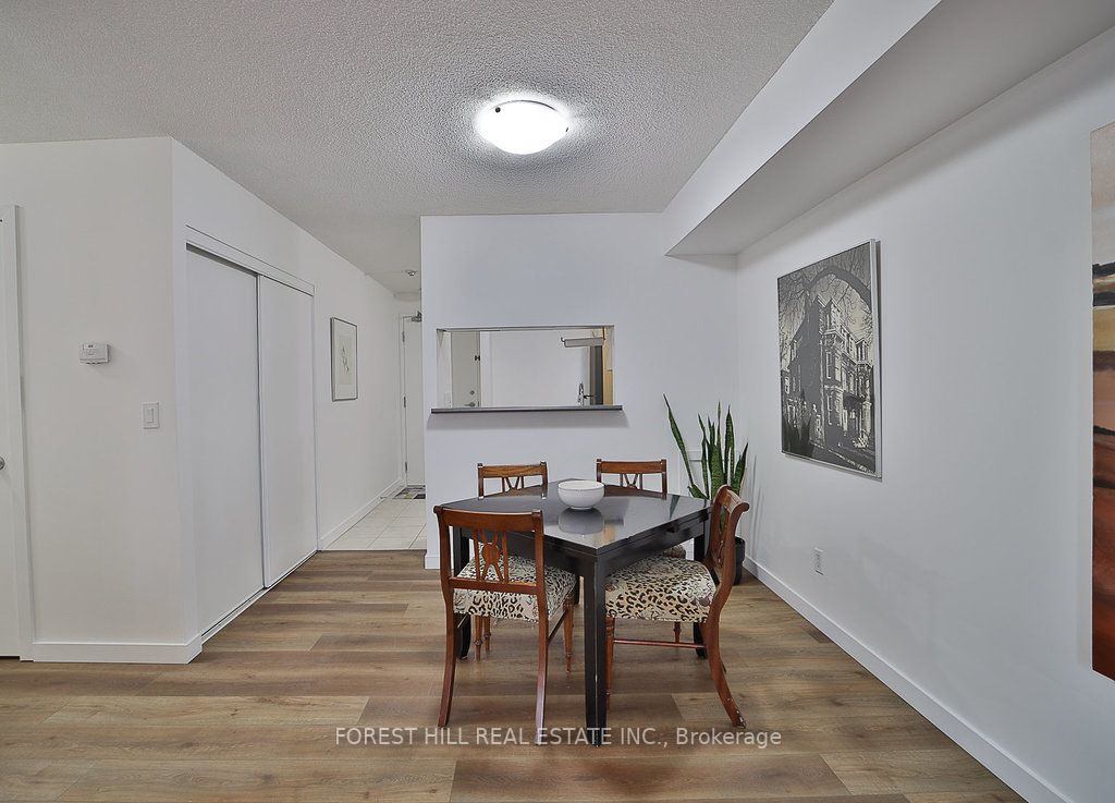4 Elsinore Path, #313