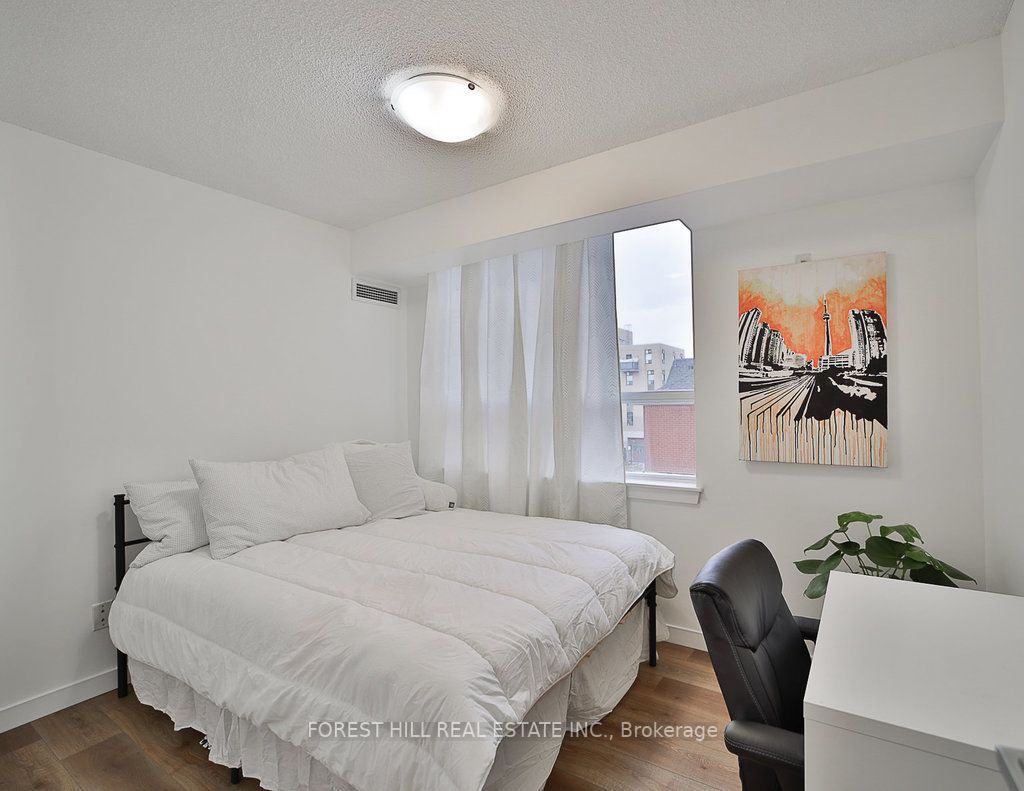 4 Elsinore Path, #313