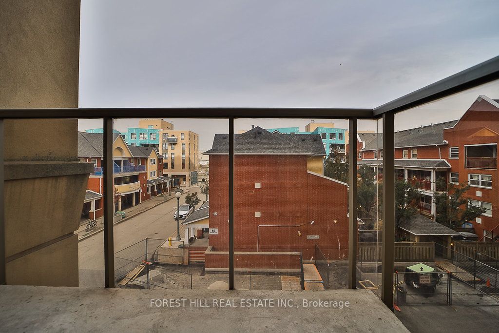 4 Elsinore Path, #313