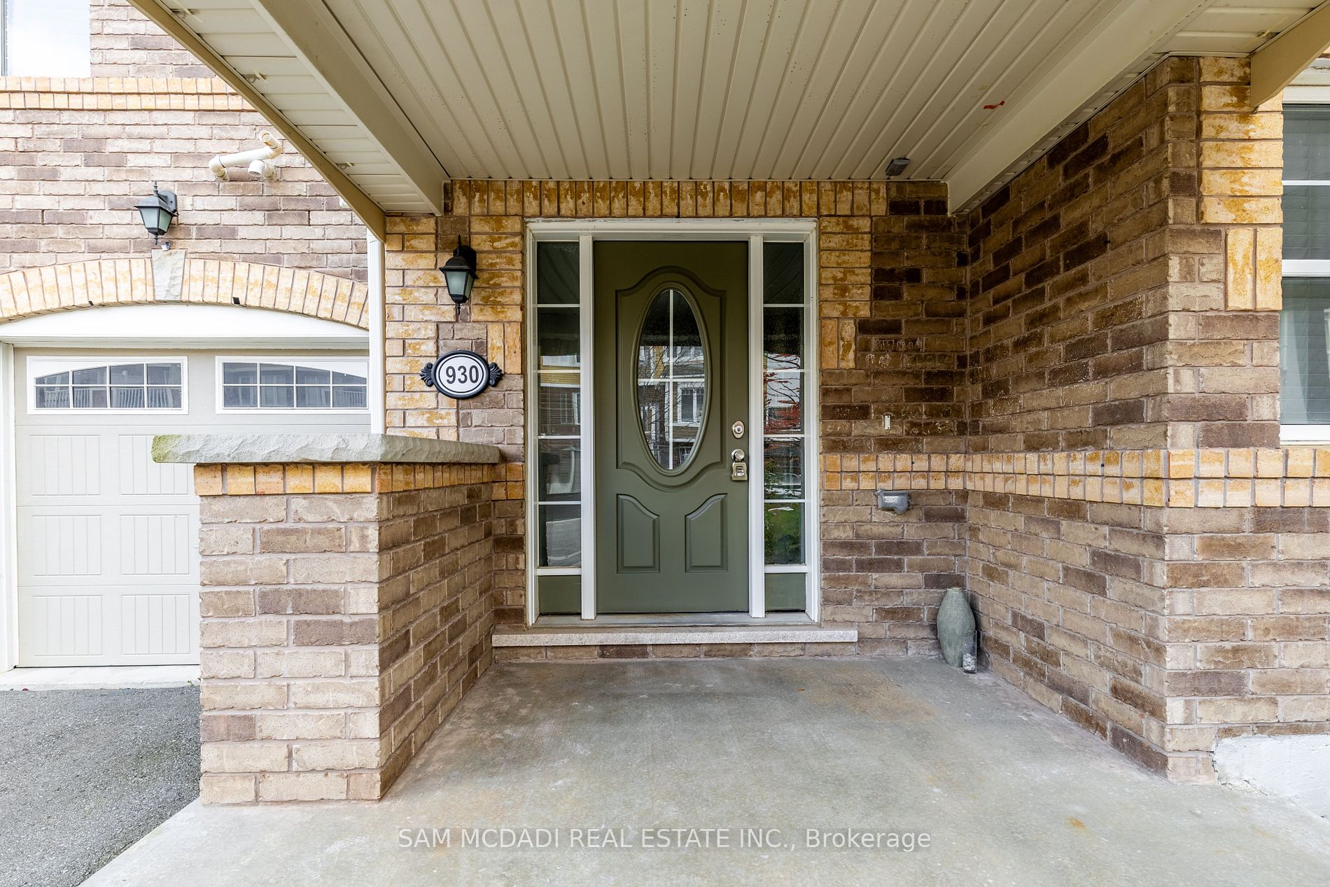 930 Nadalin Hts
