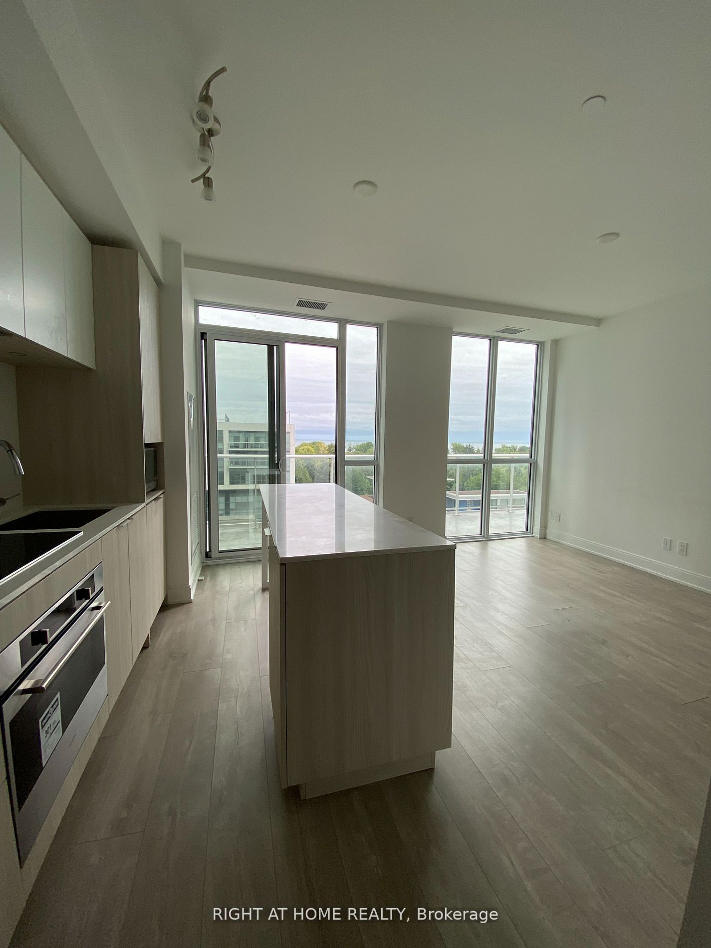 70 Annie Craig Dr W, #413