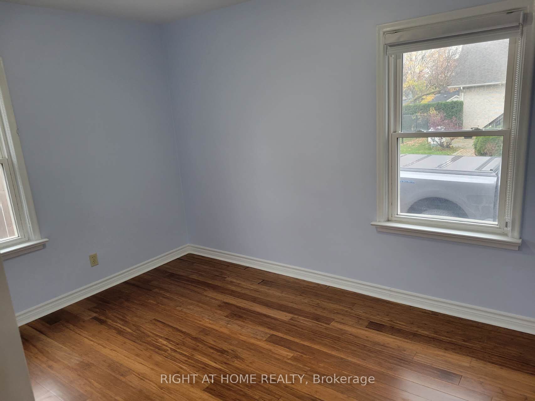 27 John St, #Main Fl