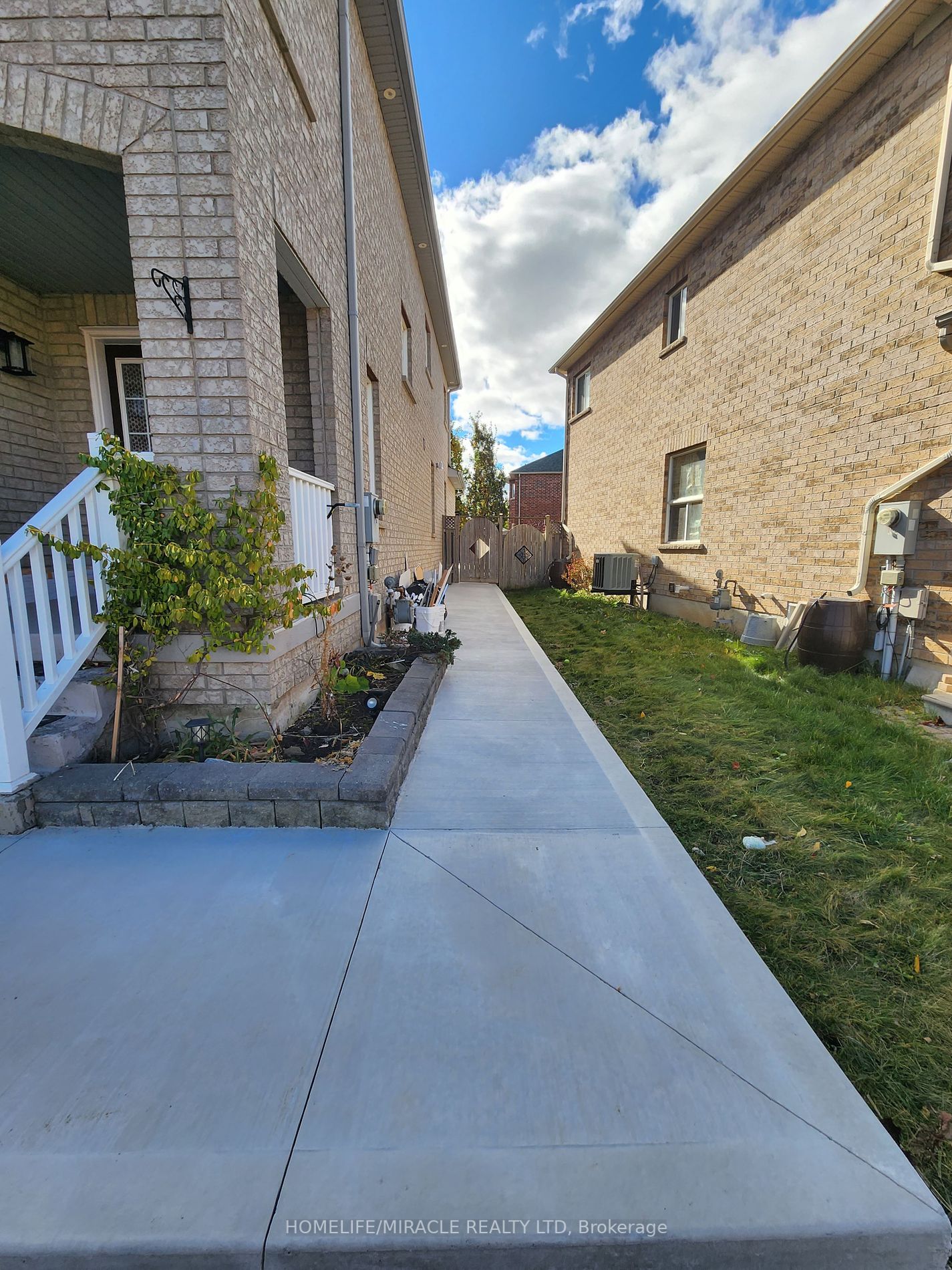 6 Lily Lane