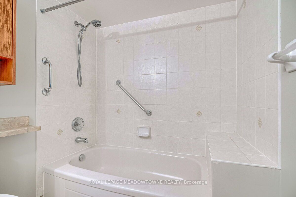 2545 Erin Centre Blvd, #711