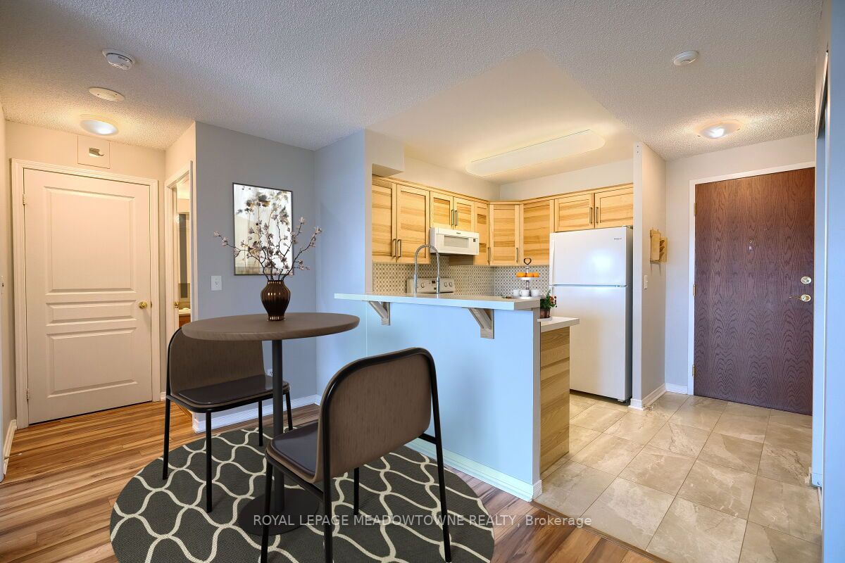 2545 Erin Centre Blvd, #711