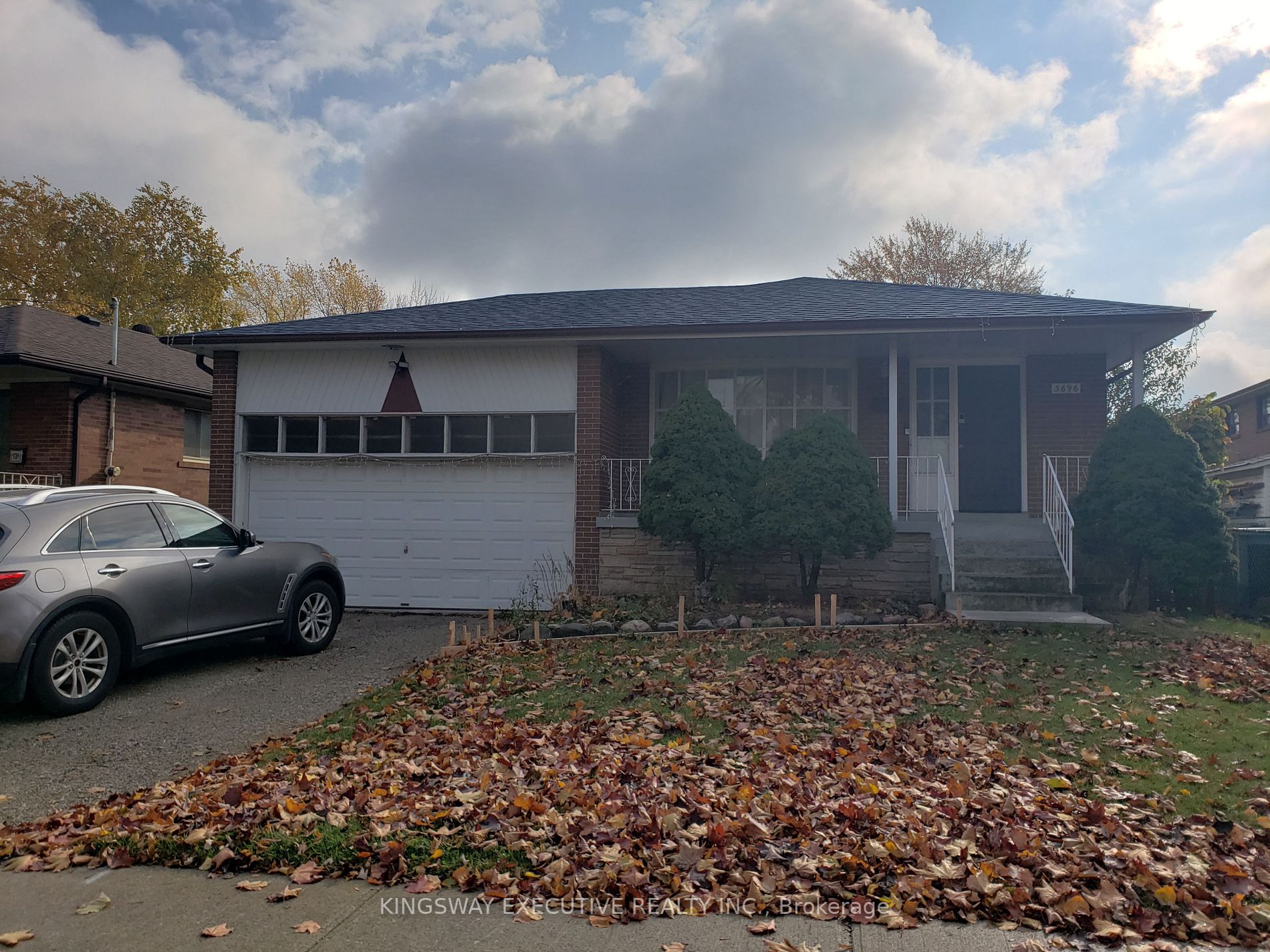 3696 Holden Crescent