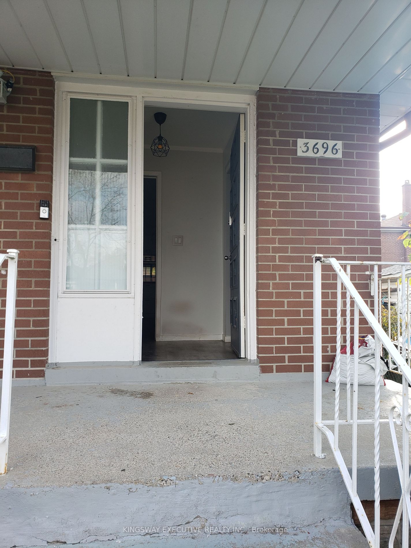 3696 Holden Crescent