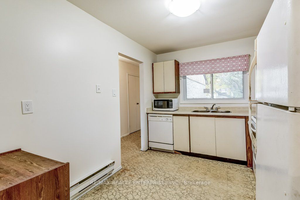 35 Scottsdale Crt