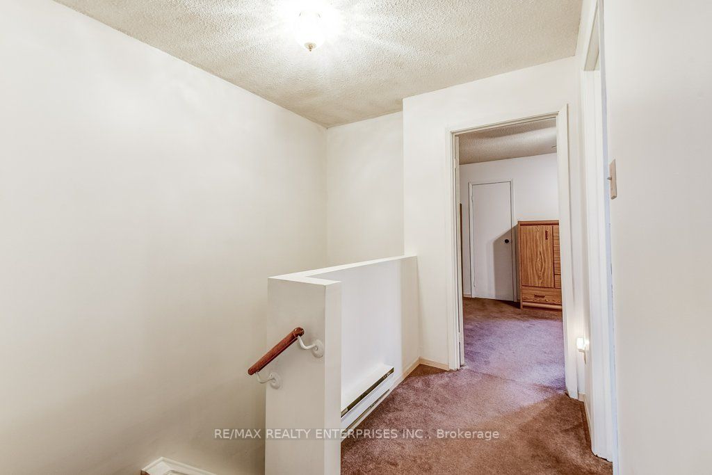 35 Scottsdale Crt