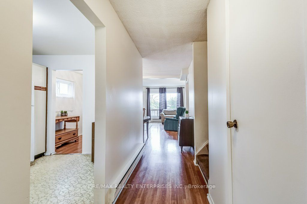 35 Scottsdale Crt