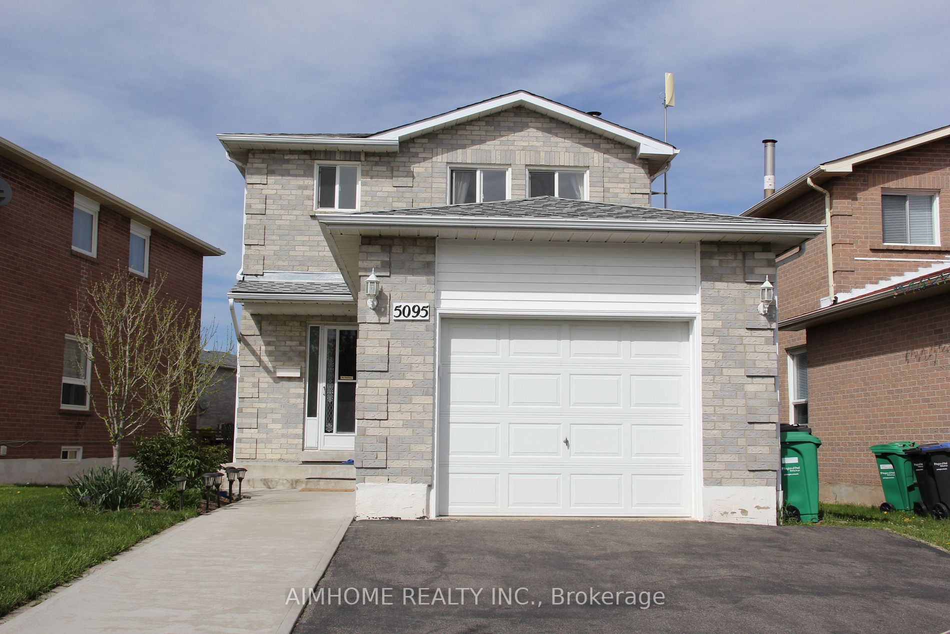 5095 Sunray Dr