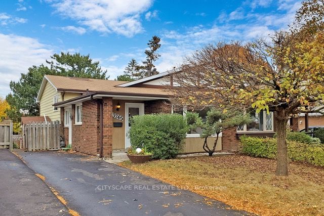 3265 Chokecherry Cres