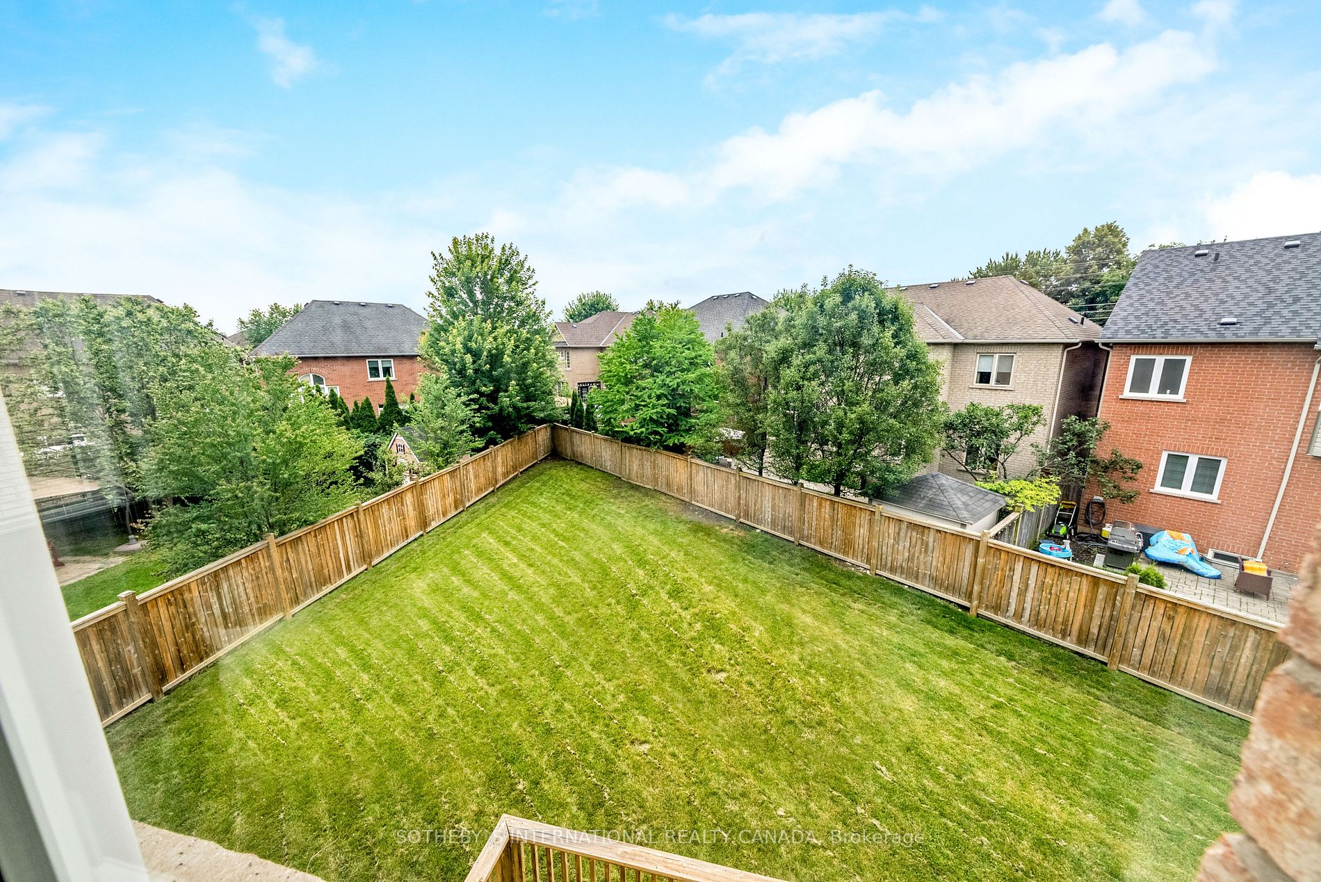 3380 Hayhurst Cres