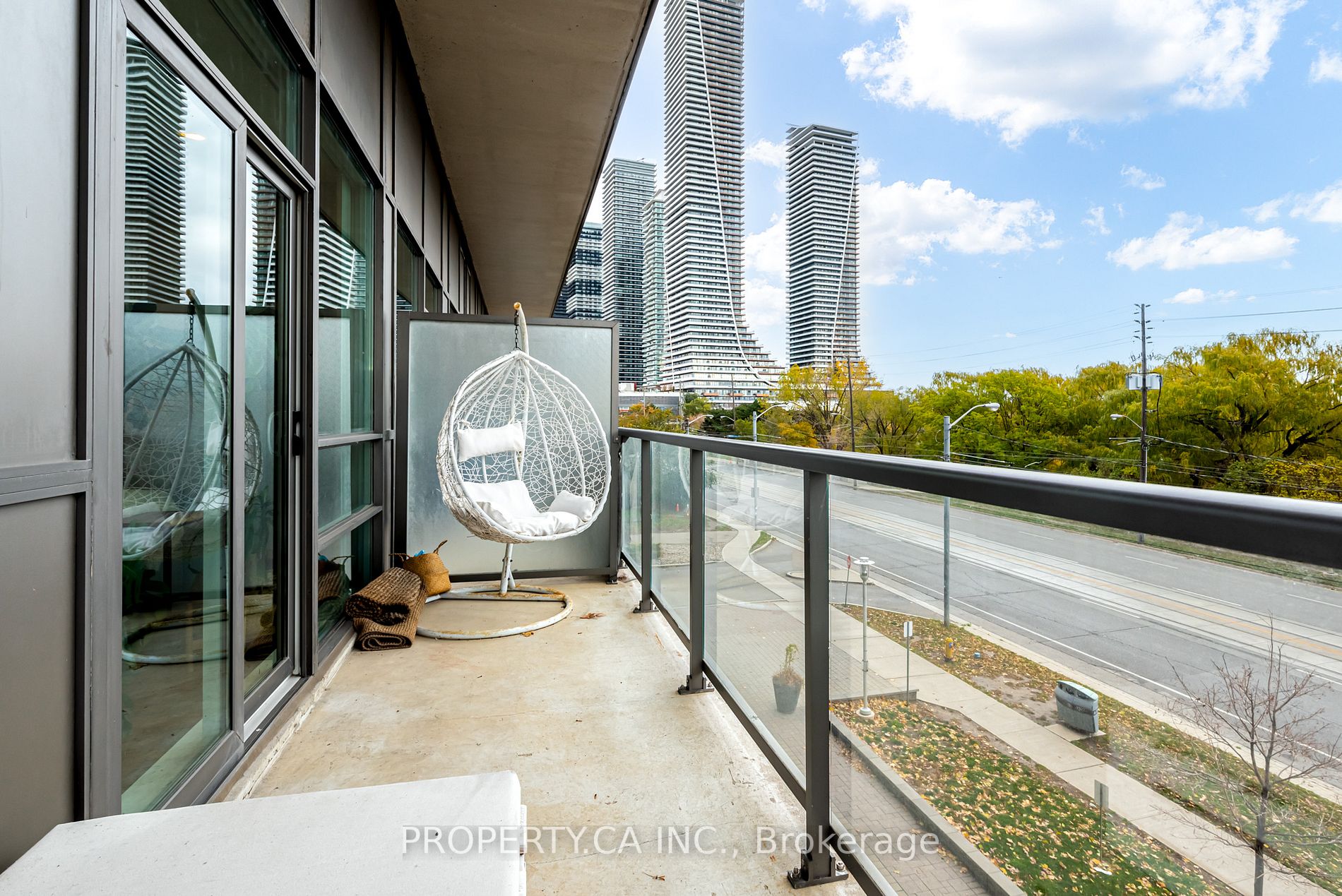 2230 Lake Shore Boulevard W, #204