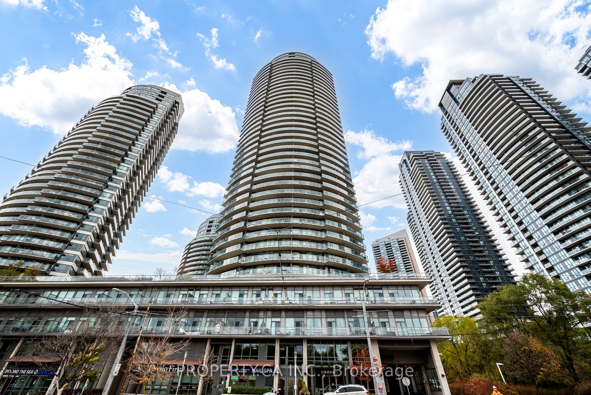 2230 Lake Shore Boulevard W, #204