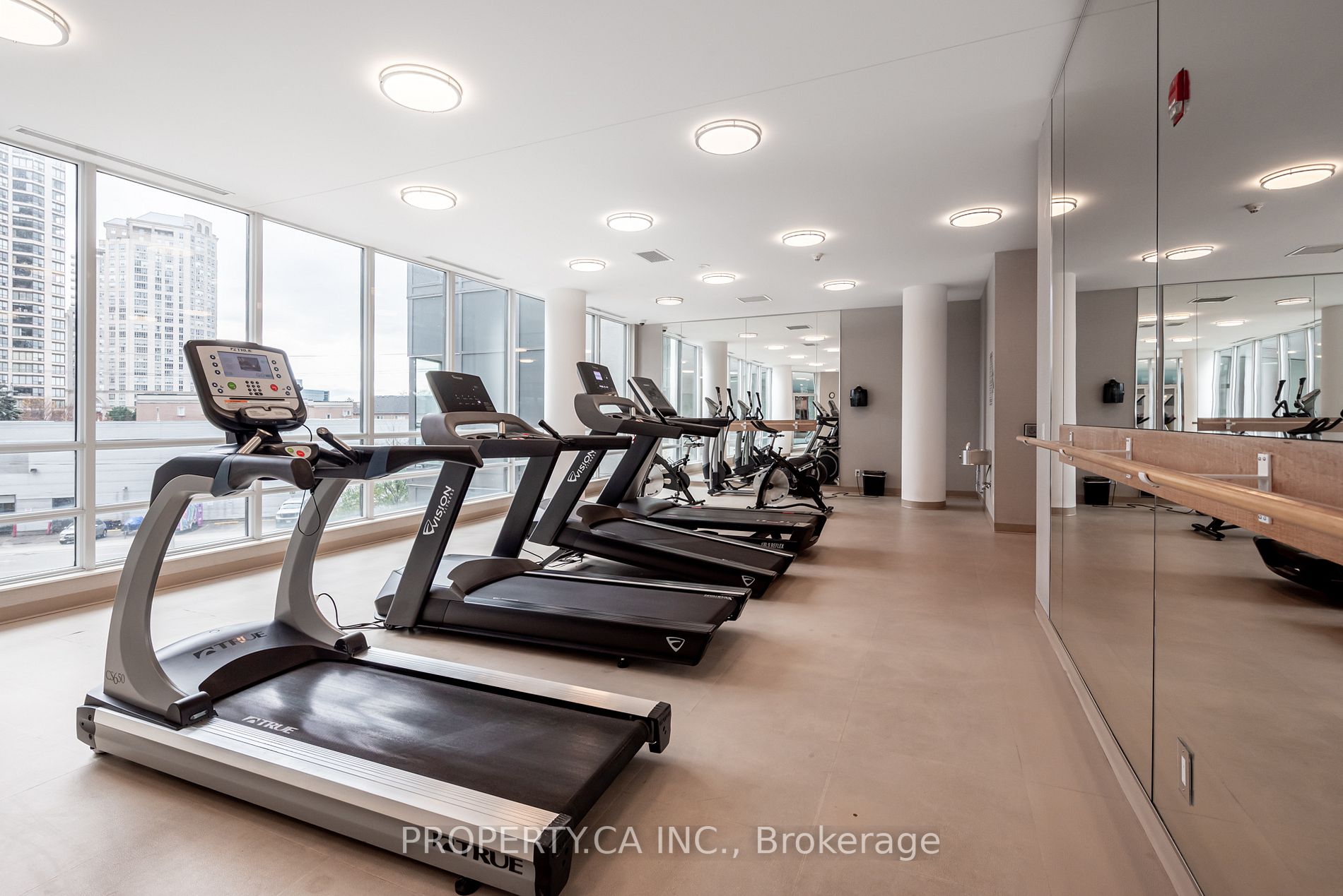 2230 Lake Shore Boulevard W, #204