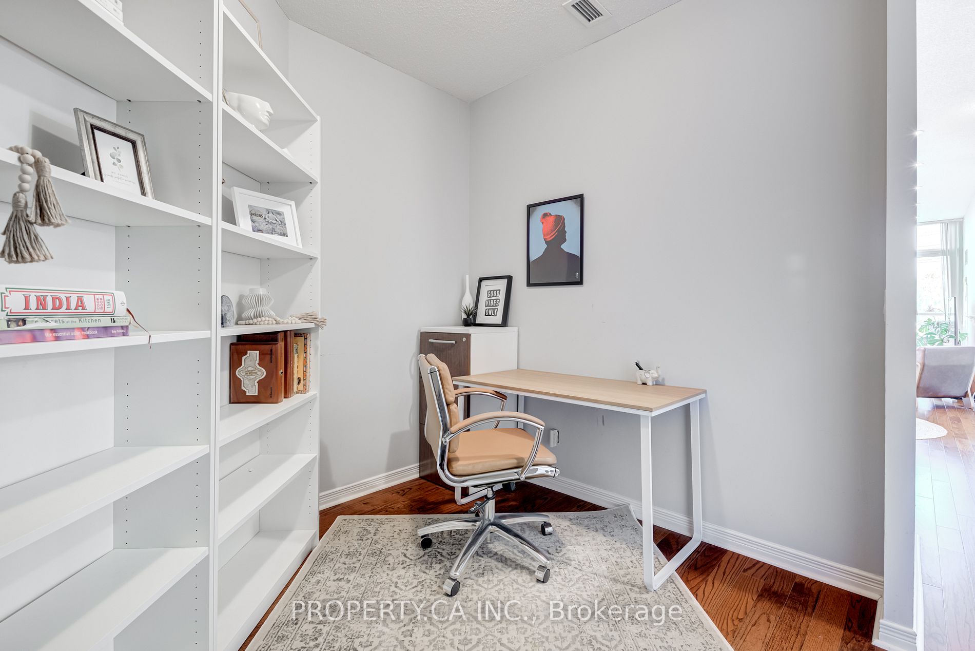 2230 Lake Shore Boulevard W, #204