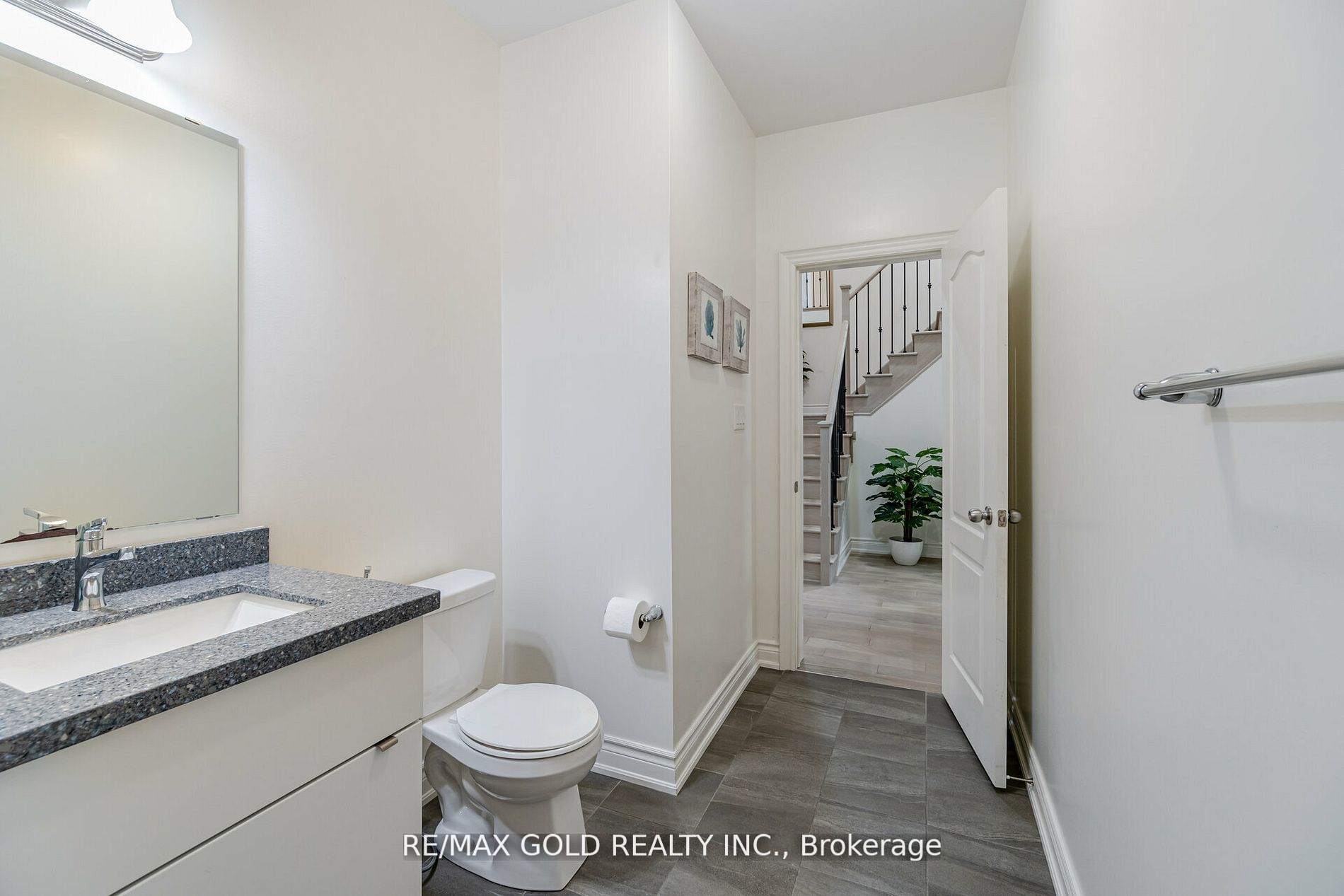 49 Dunley Cres