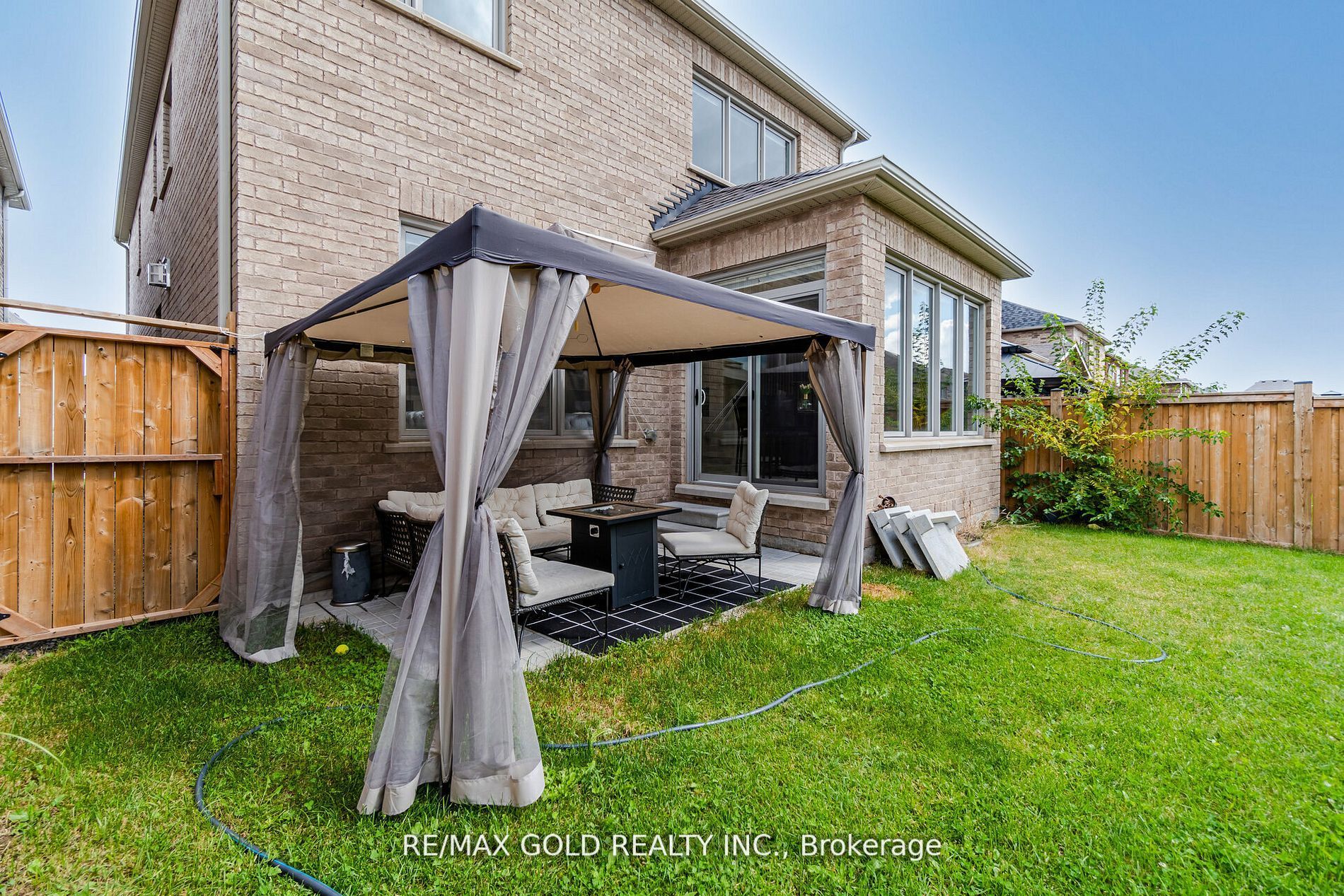 49 Dunley Cres