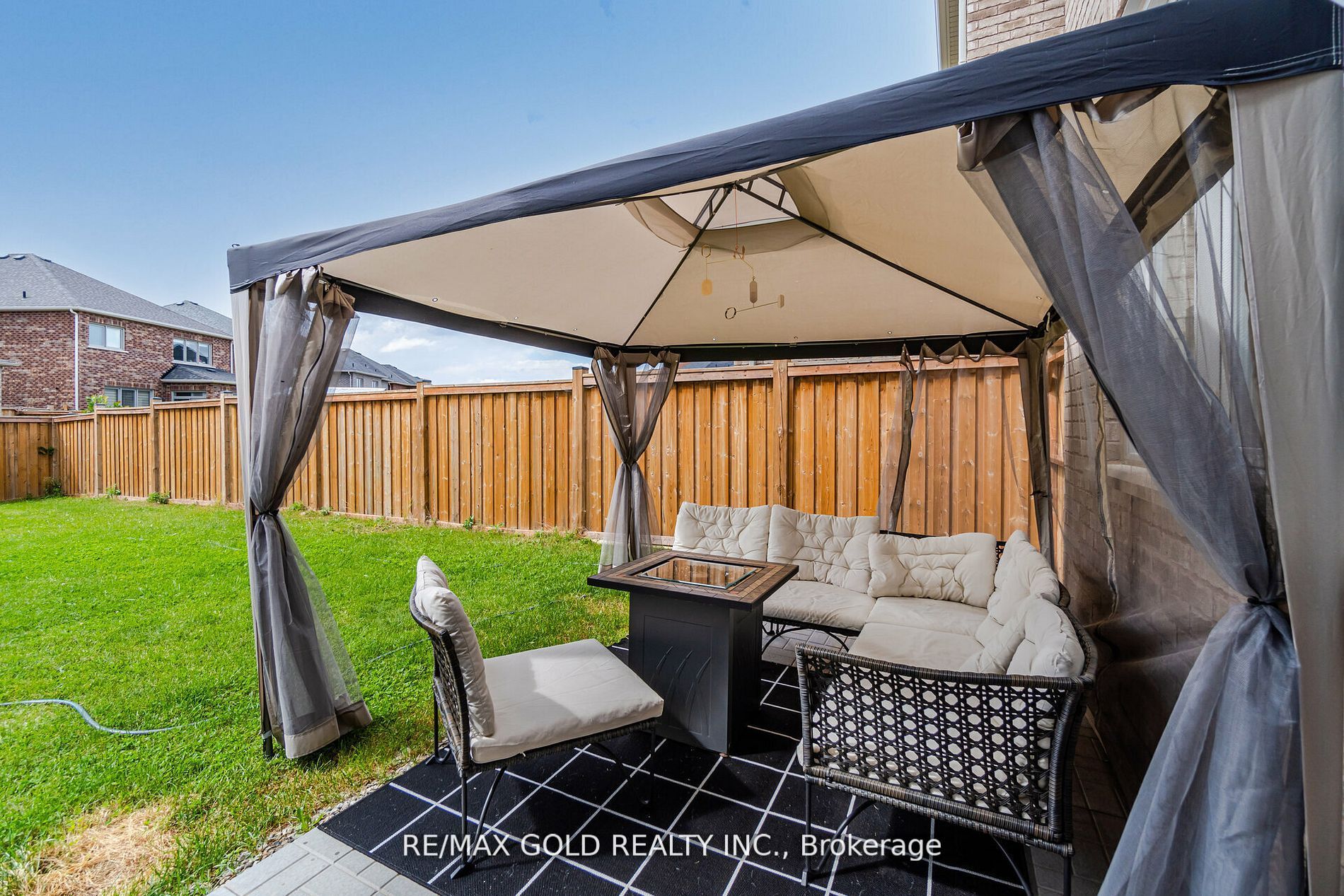 49 Dunley Cres