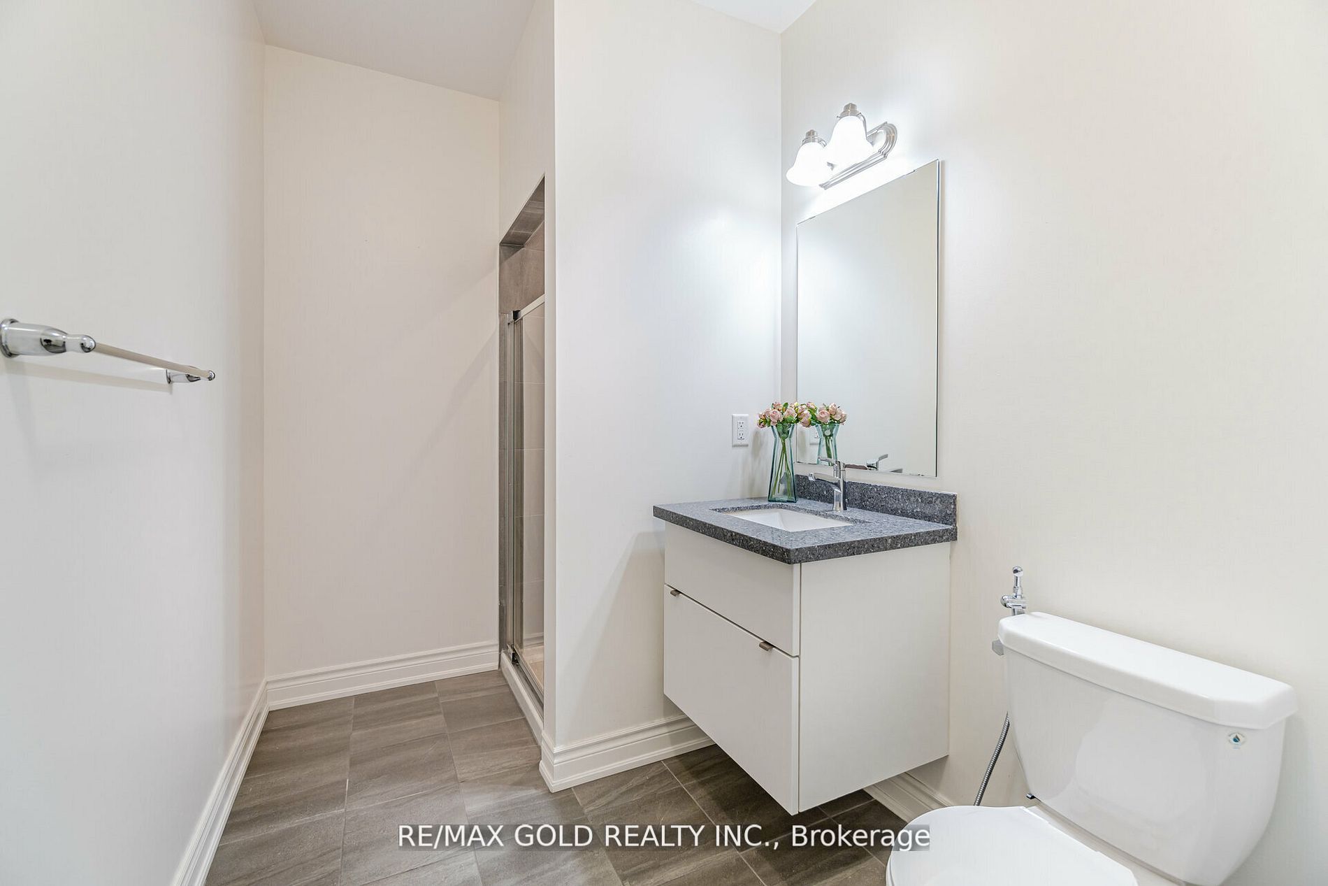 49 Dunley Cres