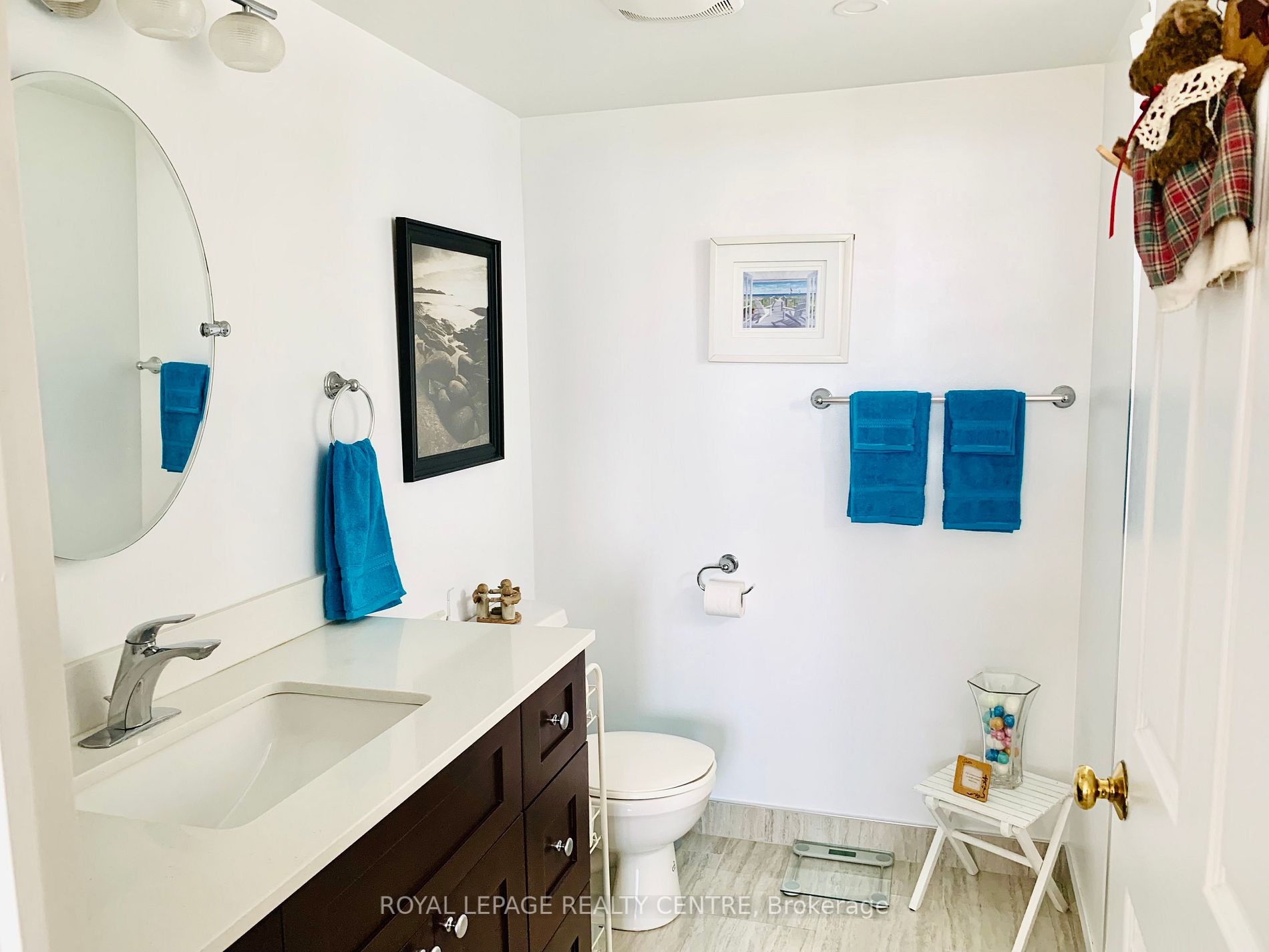 1360 Rathburn Rd E, #1210