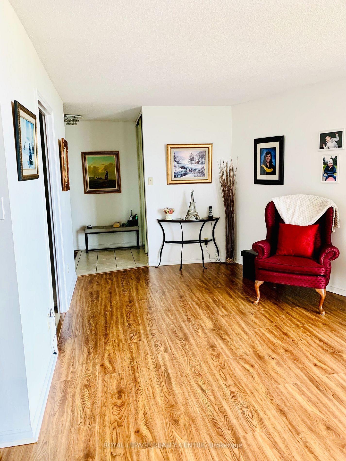 1360 Rathburn Rd E, #1210