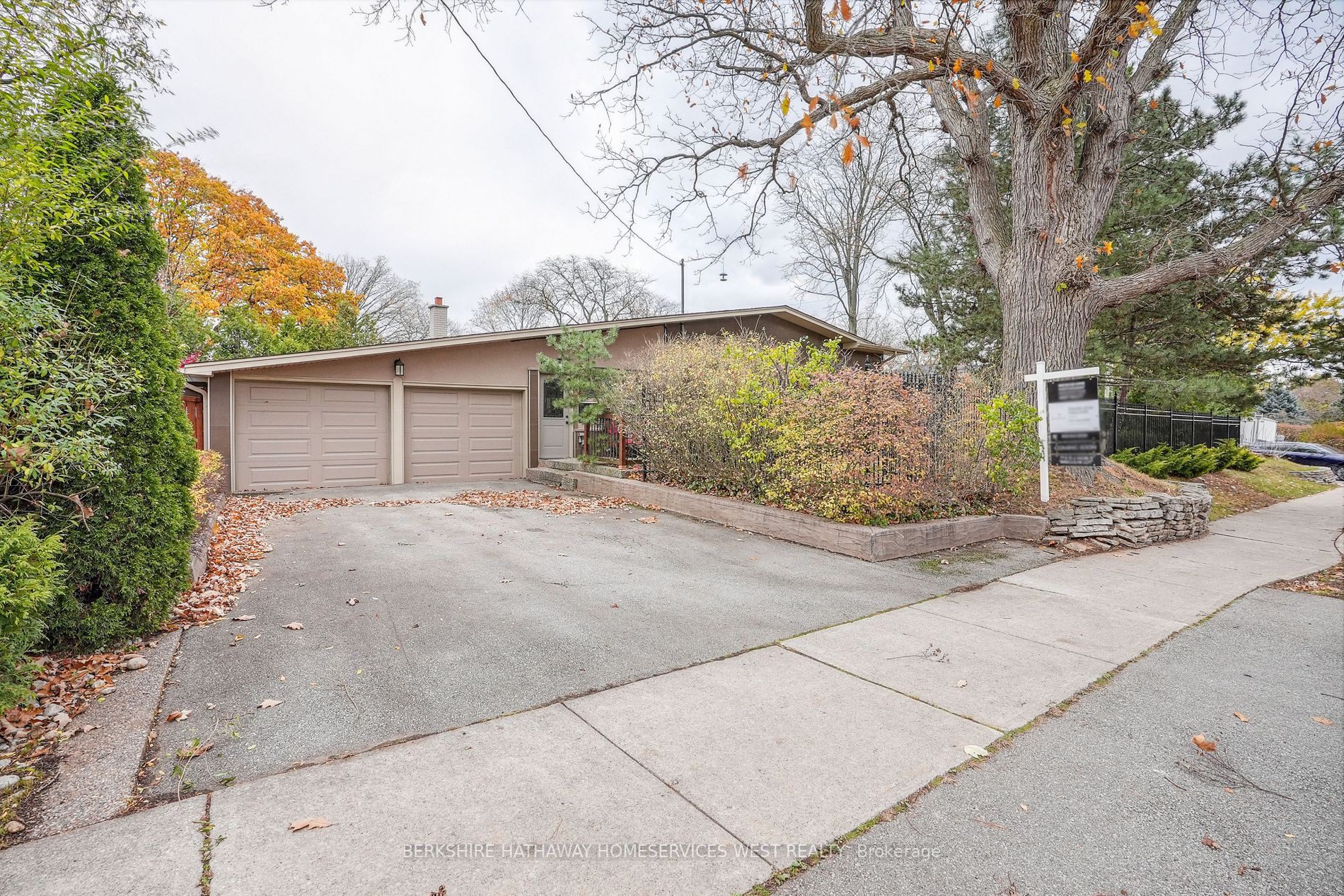 5005 Spruce Ave