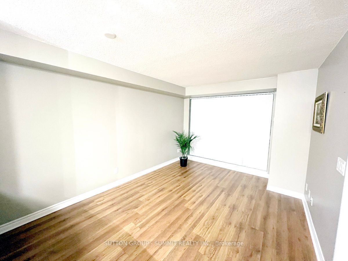 5 Michael Power Pl, #605