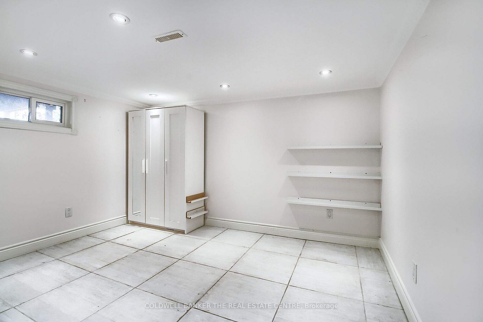62 Mooreshead Dr