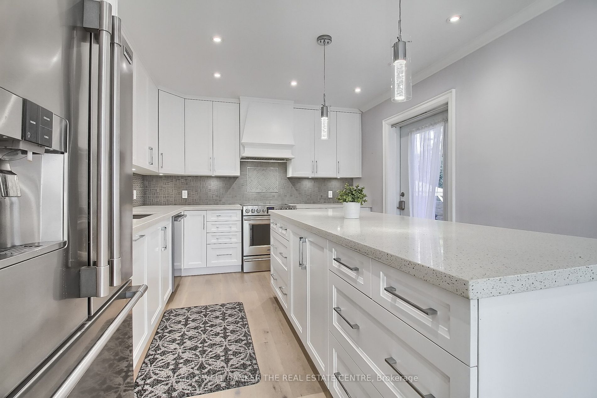 62 Mooreshead Dr