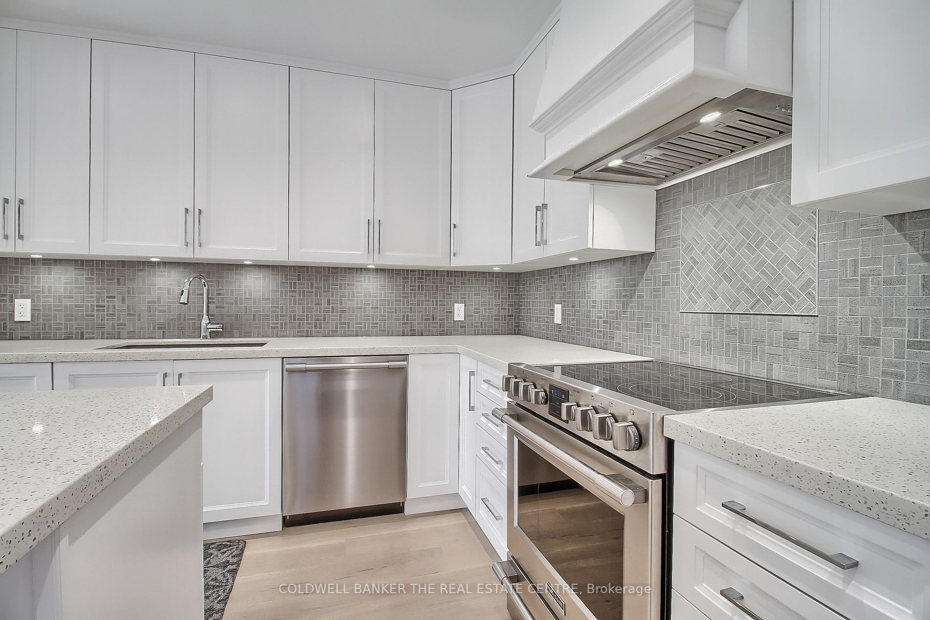 62 Mooreshead Dr
