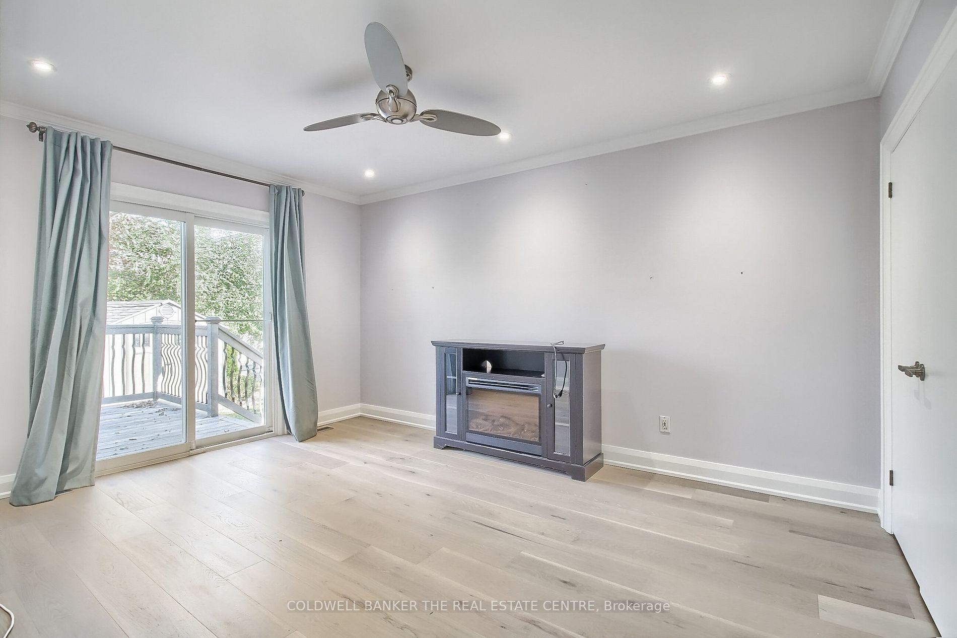 62 Mooreshead Dr