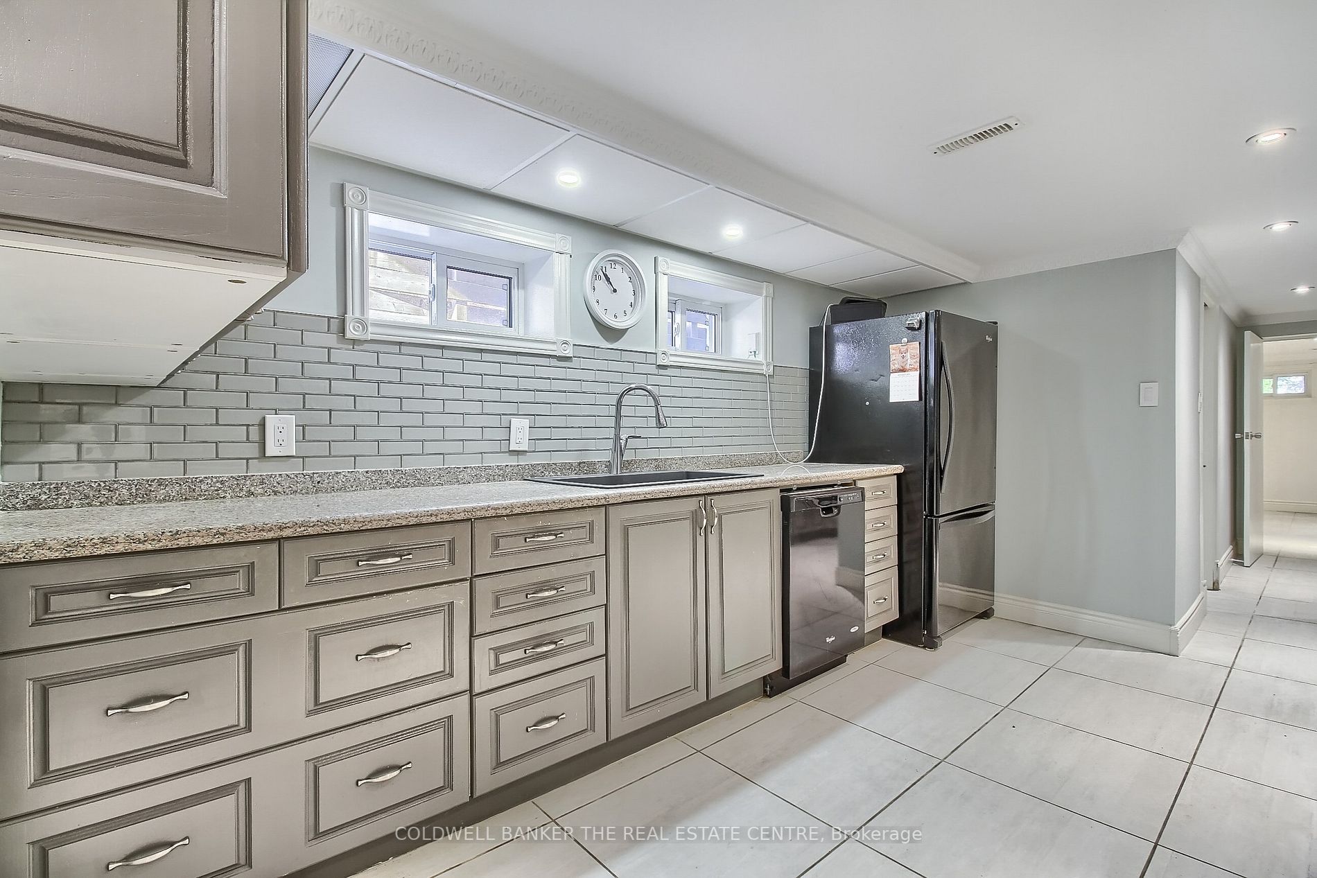 62 Mooreshead Dr