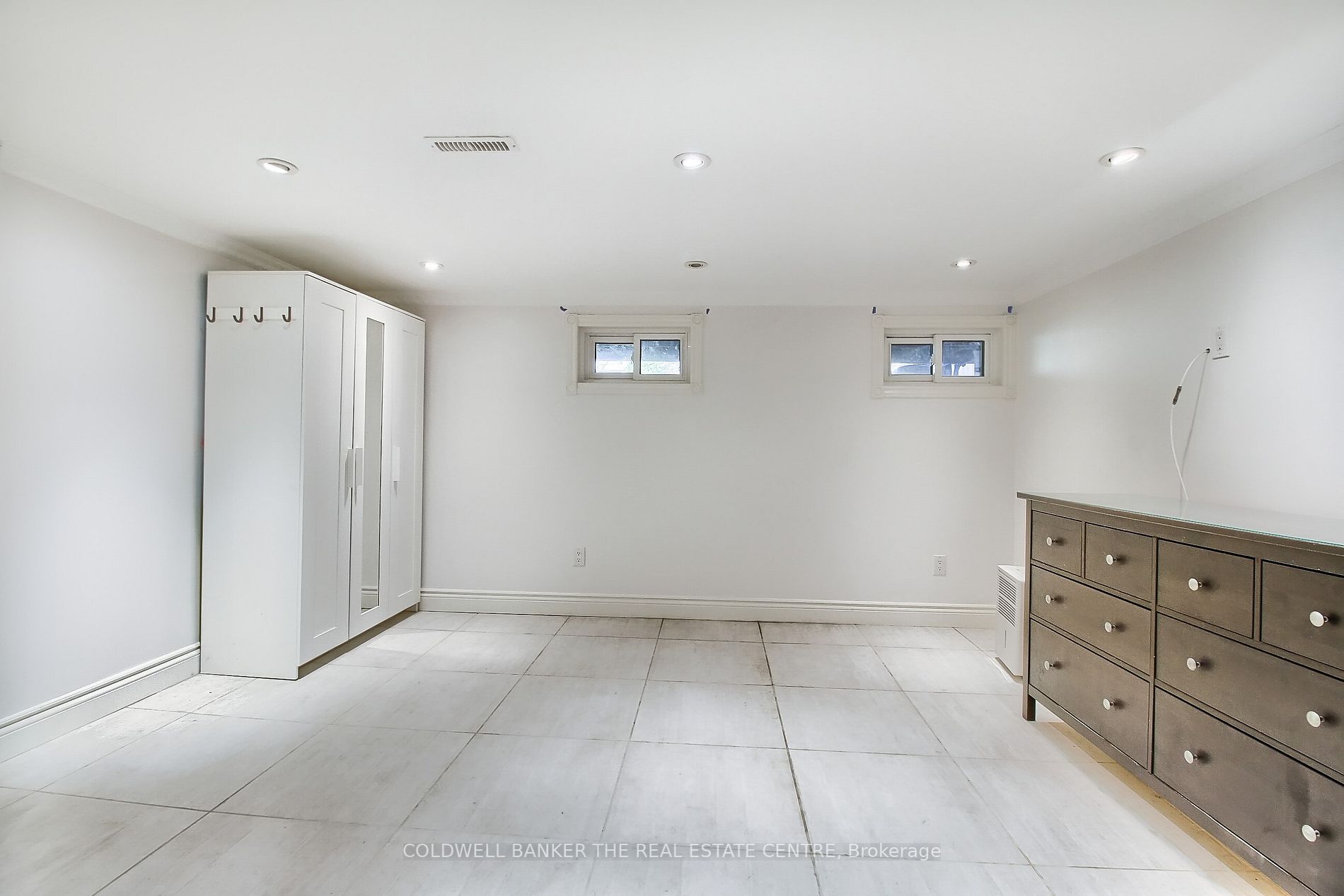 62 Mooreshead Dr