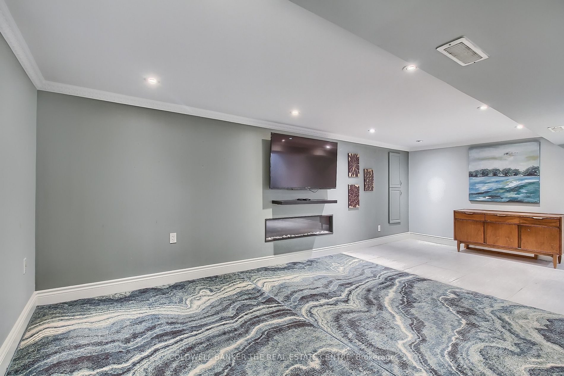 62 Mooreshead Dr