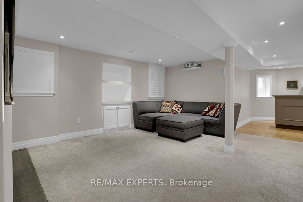 15338 Argyll Road