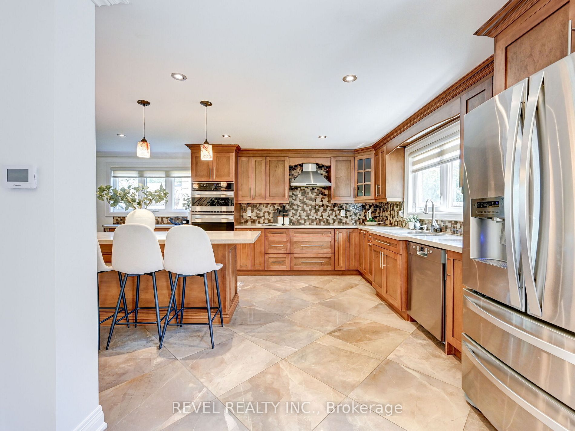1568 Ifield Rd