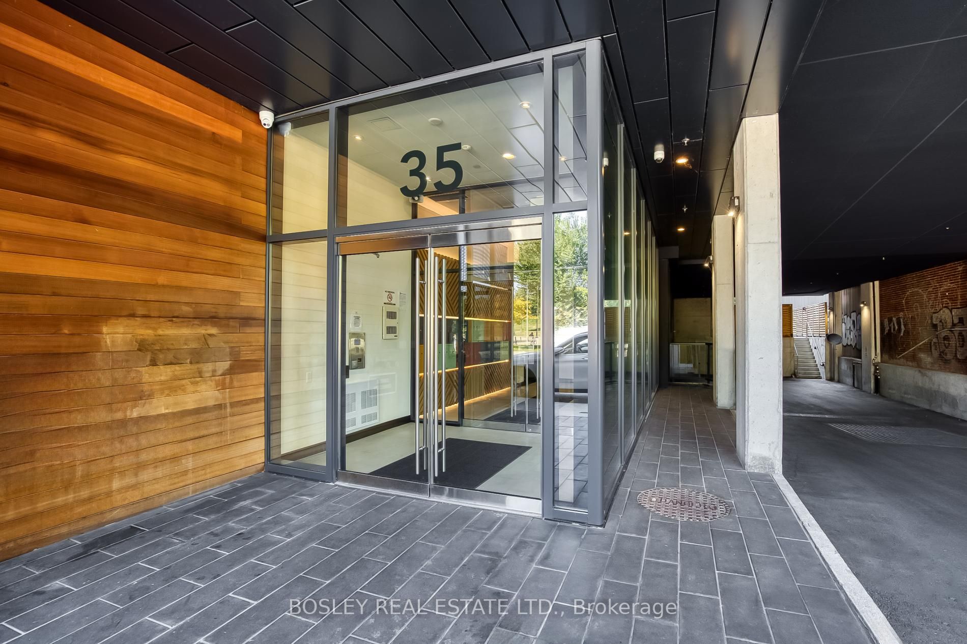 35 Wabash Ave, #108