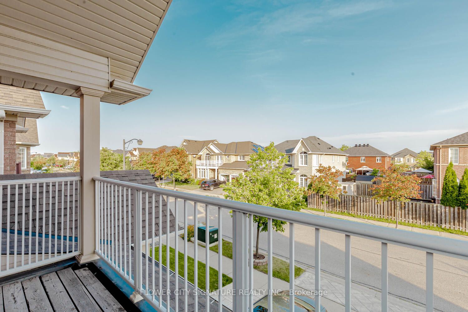 1105 Field Dr