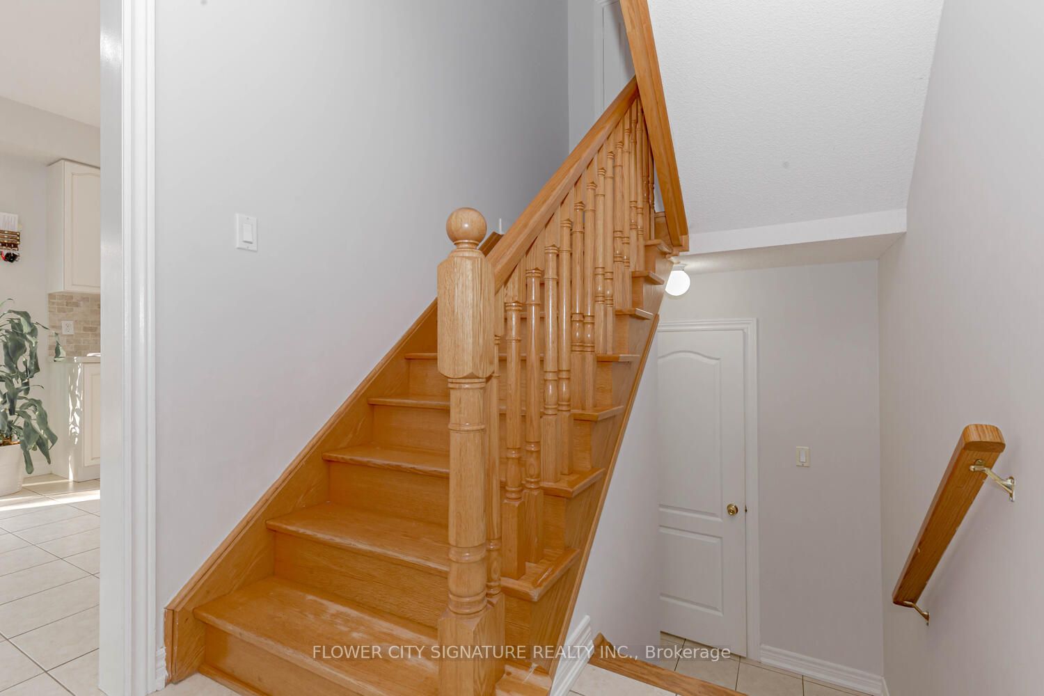 1105 Field Dr
