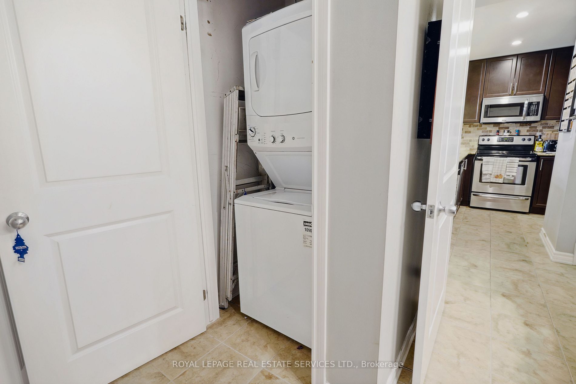 5327 Upper Middle Rd, #304